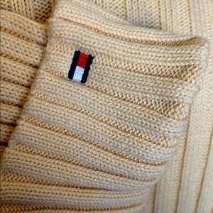 NWT Tommy Hilfiger zip sweater